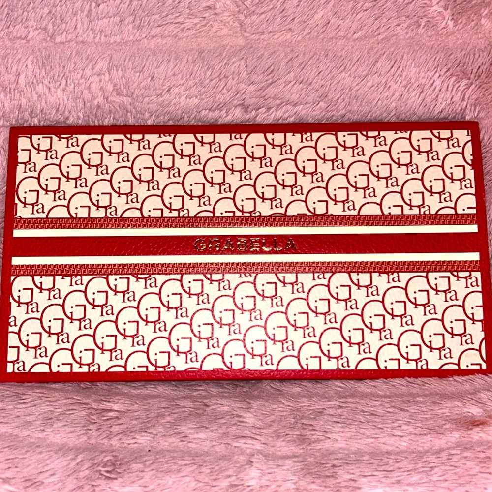 ULTRAMO/Girabella Eyeshadow Palette Brand New